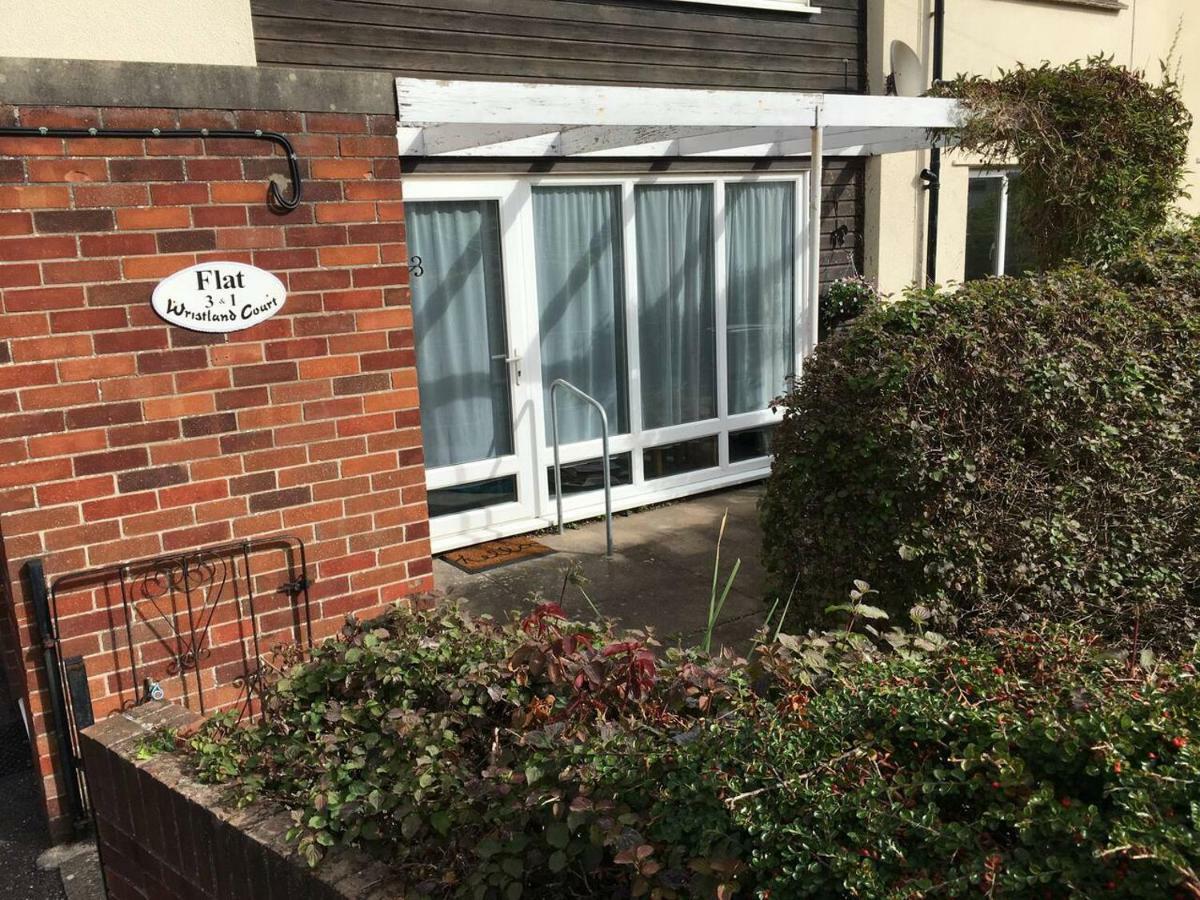 Wristland Court, Watchet Apartment Exterior photo